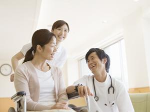 交差点近くの皮膚科でアクセスに便利