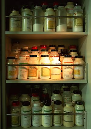 機能面と審美面に優れたインプラント